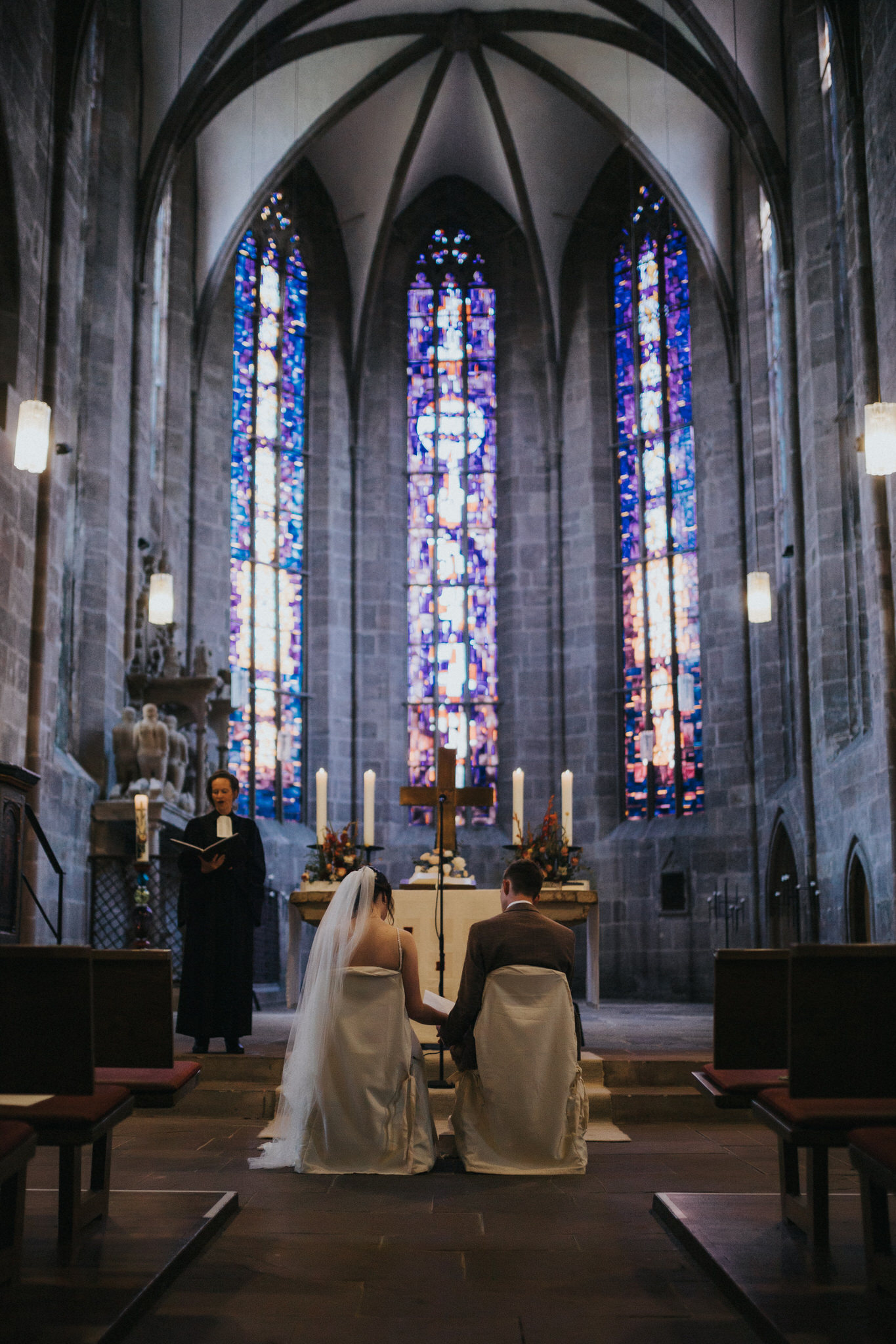 Berührende Zeremonie in der Kirche von Witzenhausen – Vor Gott und den Liebsten besiegelt das Brautpaar seine Liebe in einer festlichen und herzlichen Trauung.
