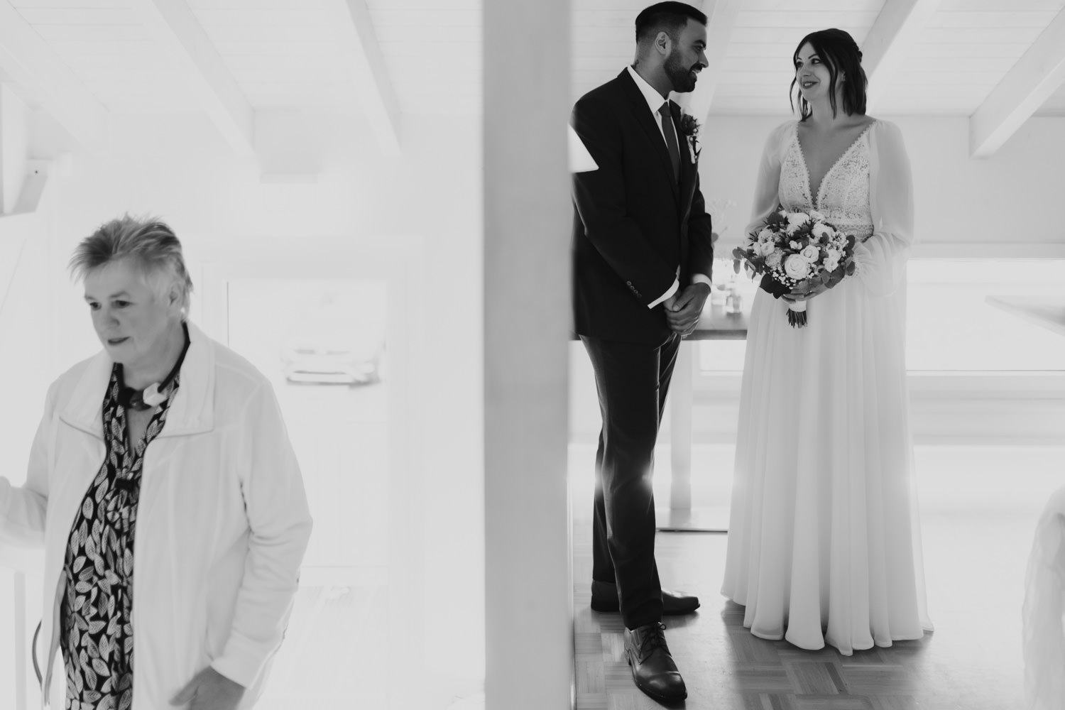 First Look-Moment vor der Trauung in Kassel – natürliche Hochzeitsreportage