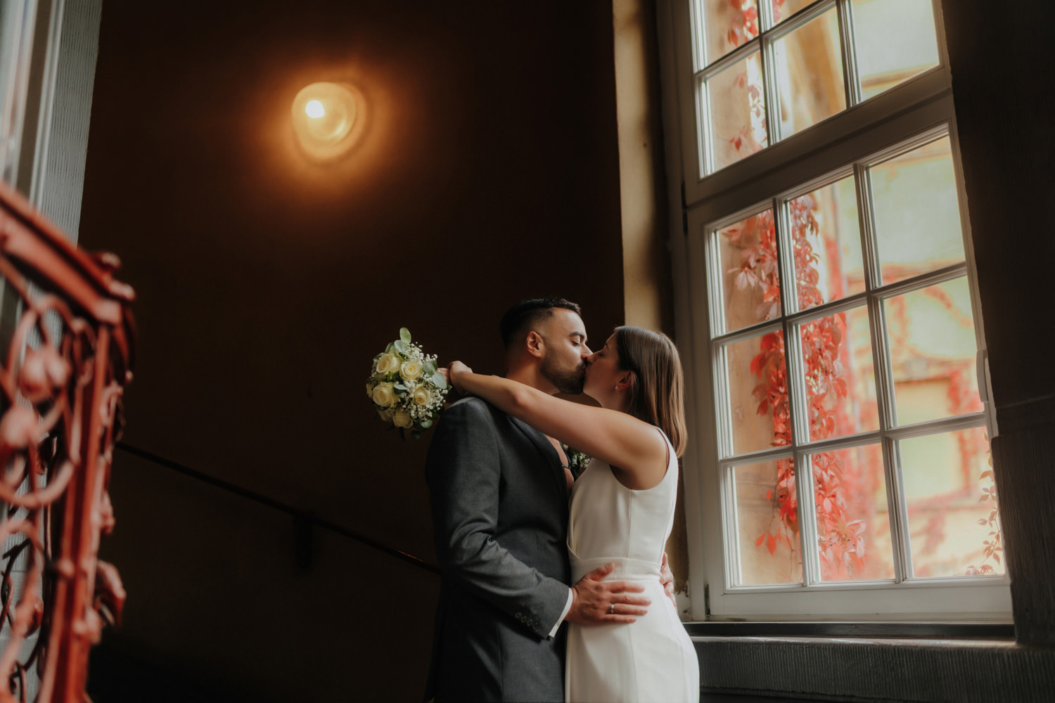 Brautpaar im Standesamt Kassel – Hochzeitsfotografie