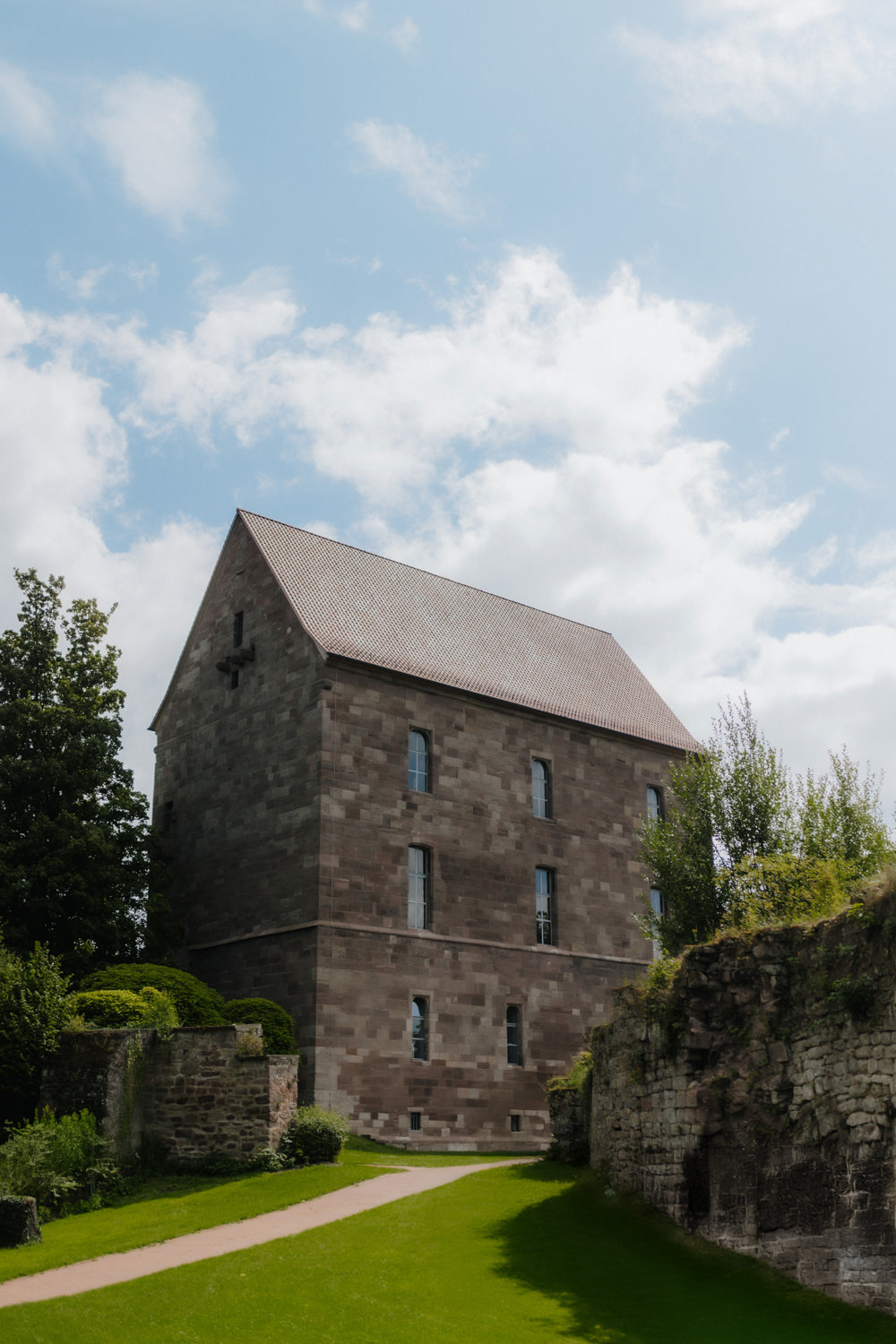 Außenansicht der Burg Hardegsen, Heiraten in Nörten-Hardenberg