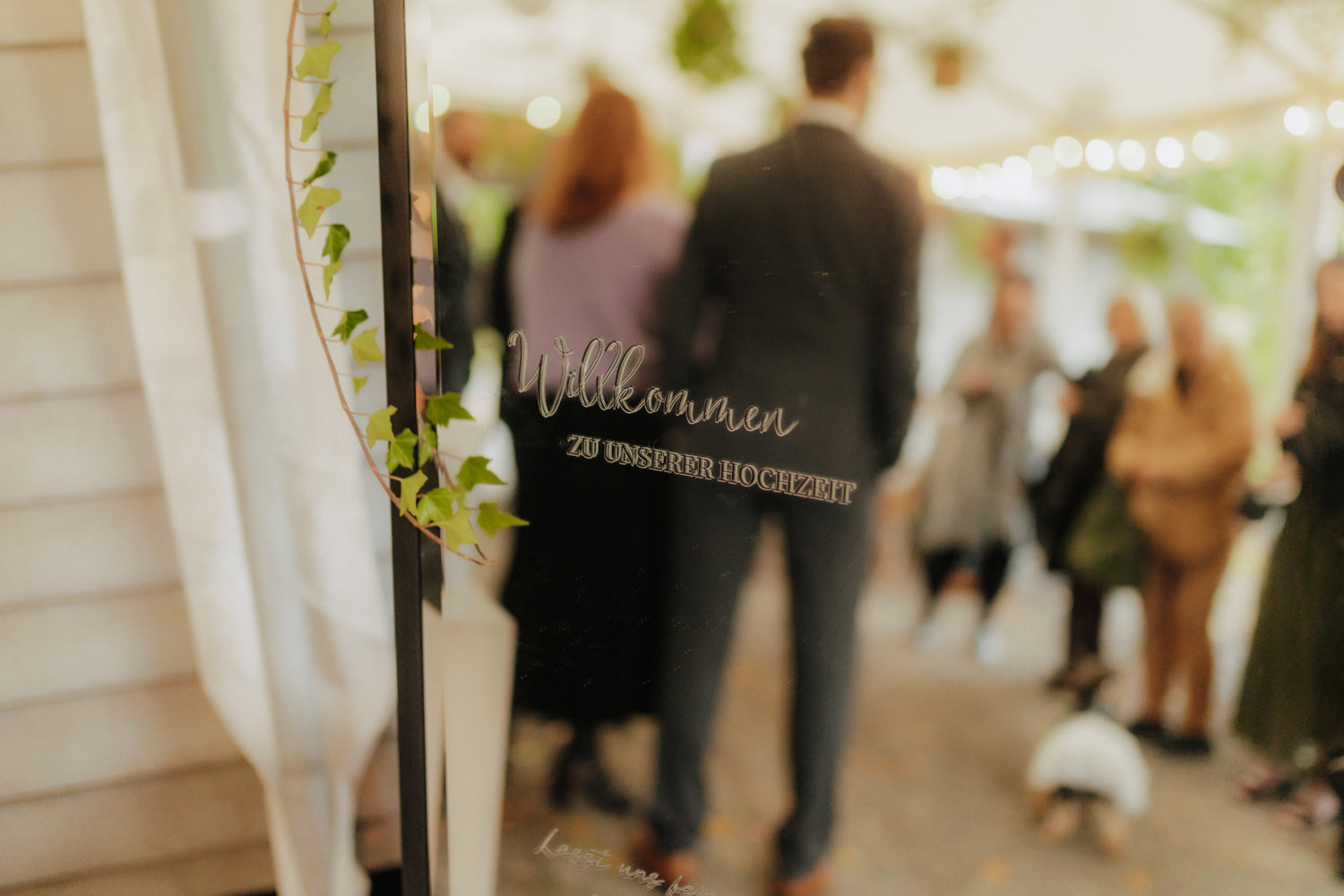 Willkommensschild bei Trauung im Fährmann Kassel