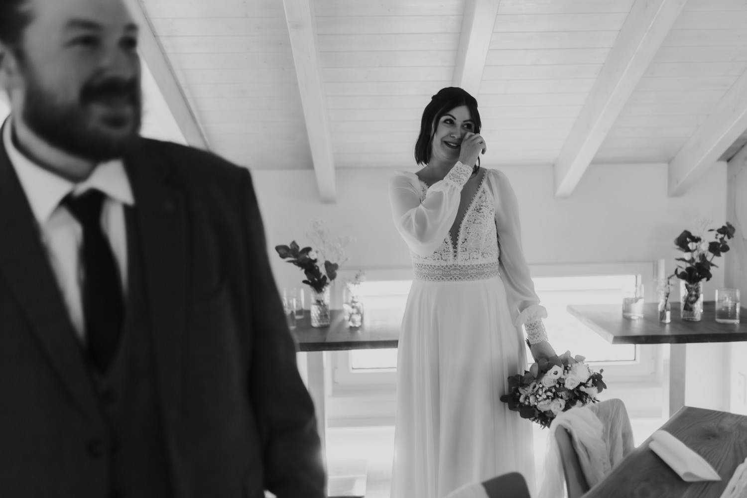 Emotionale Reaktion beim First Look – Hochzeit in Kassel